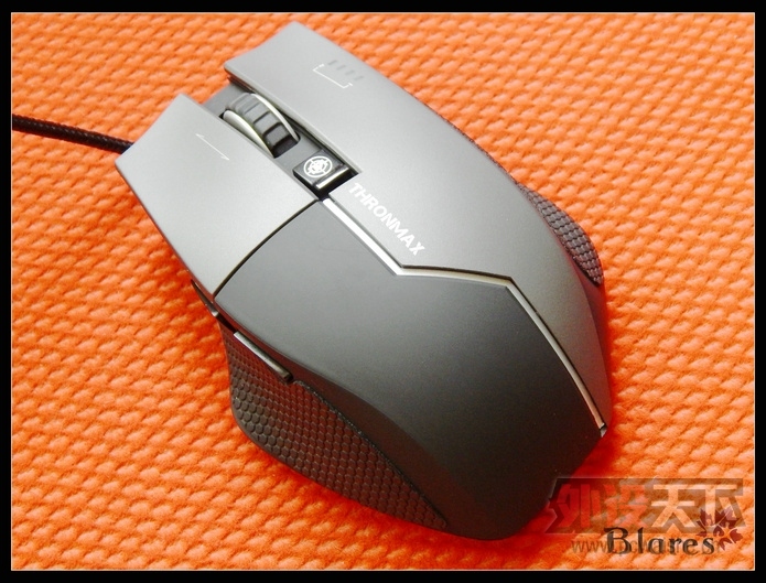 ����THRONMAX X1 ����໬������˵�һ���ĵã���������ҡ�