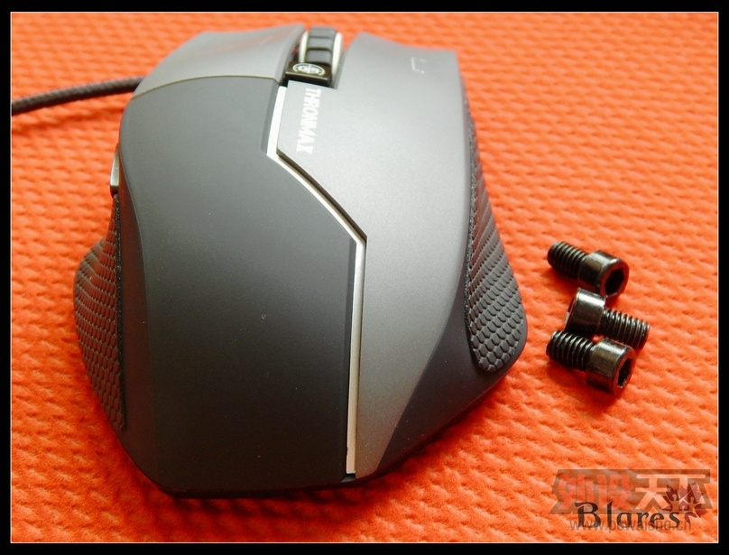 ����THRONMAX X1 ����໬������˵�һ���ĵã���������ҡ�