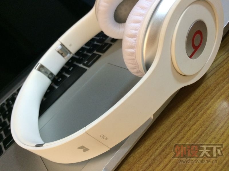 �����ݡ���beatssolo ��ɫ