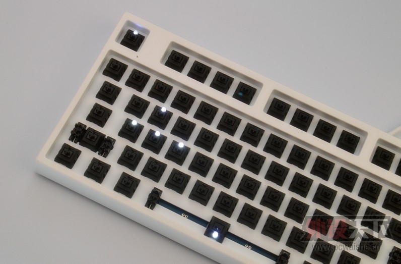 Keycool���� Hero 104 pro ��ʽ���У�����ʩչ���DIY�Ż�