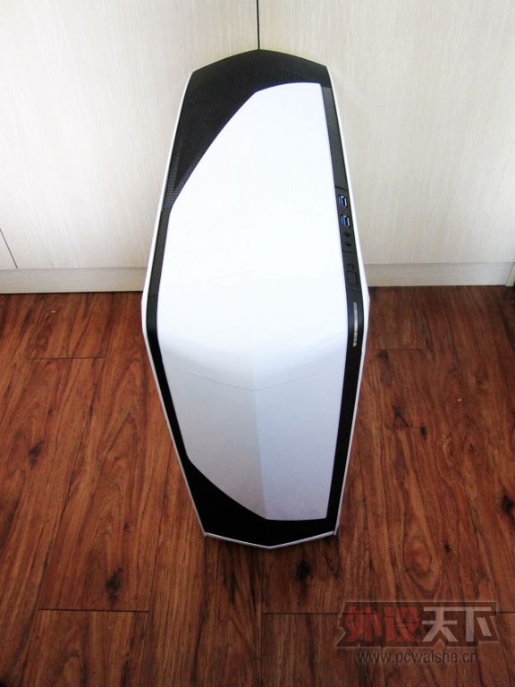 ��ɫ������� ǰ��������ơ��� NZXT ��ӰPhantom 240�����������[ԭ��]