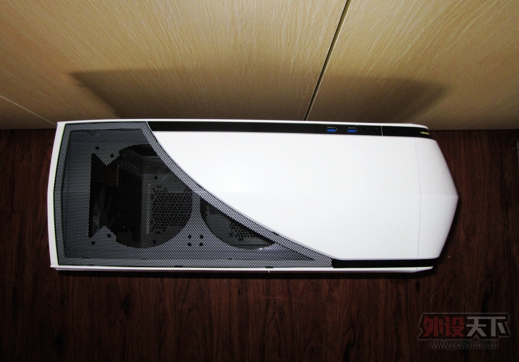 ��ɫ������� ǰ��������ơ��� NZXT ��ӰPhantom 240�����������[ԭ��]