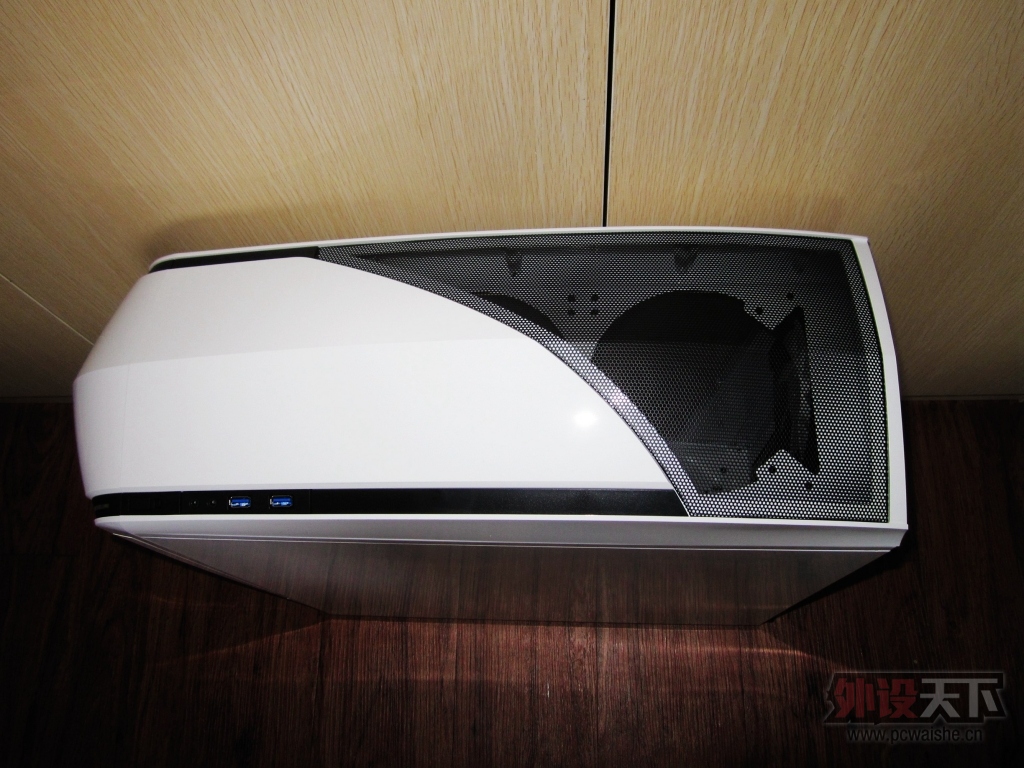 ��ɫ������� ǰ��������ơ��� NZXT ��ӰPhantom 240�����������[ԭ��]