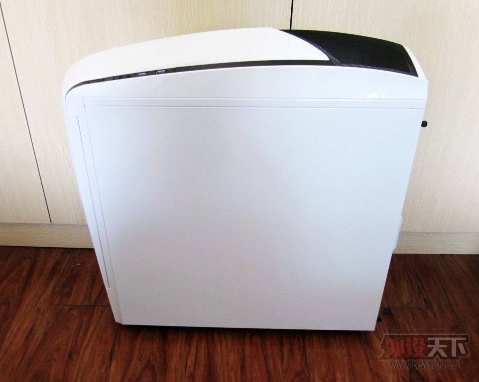 ��ɫ������� ǰ��������ơ��� NZXT ��ӰPhantom 240�����������[ԭ��]