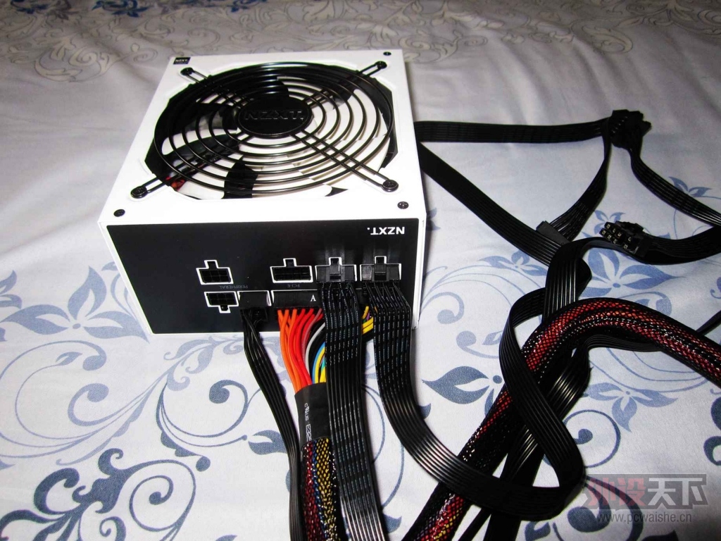 NZXT ɫԴHALE 82 750 V2SƷ֮ۼڲ[ԭ]