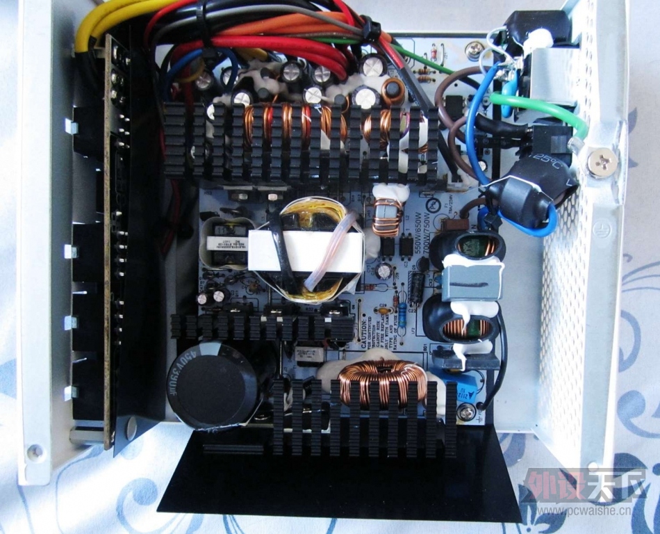 NZXT ɫԴHALE 82 750 V2SƷ֮ۼڲ[ԭ]