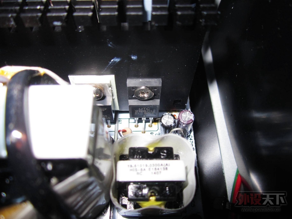 NZXT ɫԴHALE 82 750 V2SƷ֮ۼڲ[ԭ]