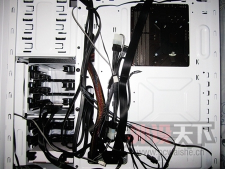 ɫ750WԴNZXT HALE 82 V2S֮װOCCT[ԭ]