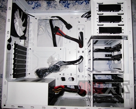ɫ750WԴNZXT HALE 82 V2S֮װOCCT[ԭ]