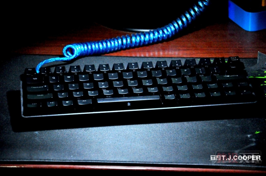 ��ɽ������95�µ�KBT��̸�� KBTalking Pure PRO 60% LED ��ɫABS �ư� ��е����