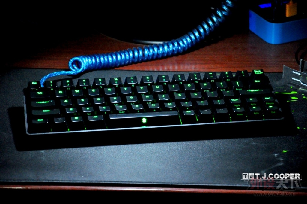 ��ɽ������95�µ�KBT��̸�� KBTalking Pure PRO 60% LED ��ɫABS �ư� ��е����