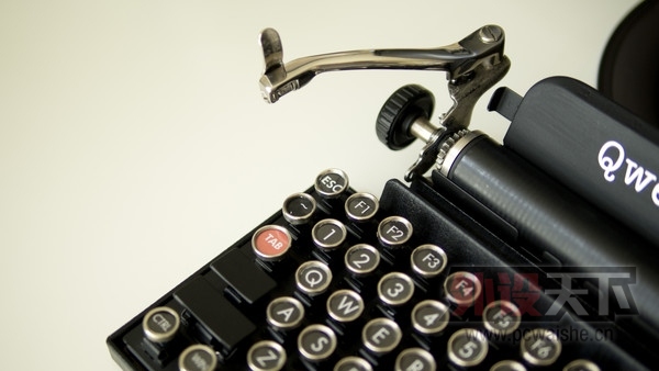 Qwerkywriter_ChromeReturnBar_grande.jpg