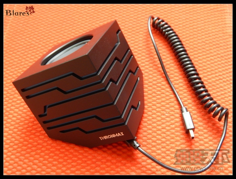 ͽ THRONMAX Spirit S700 USB