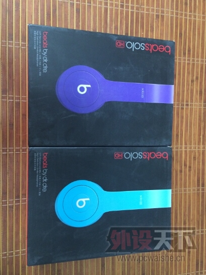 �����ա������ú�Ů�����õ�Beats SOLO HD 2013��ɫ������ɫ