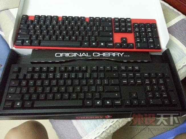 �����ڡ����� ӣ��MX-Board2.0 ��ɫ�������һ��ԭ����ñ��zowie�ѳ�
