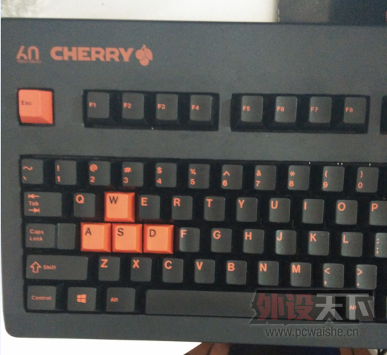 ������������ӣ�Һ�ɫ3060+�������ǰ�ɫV2������