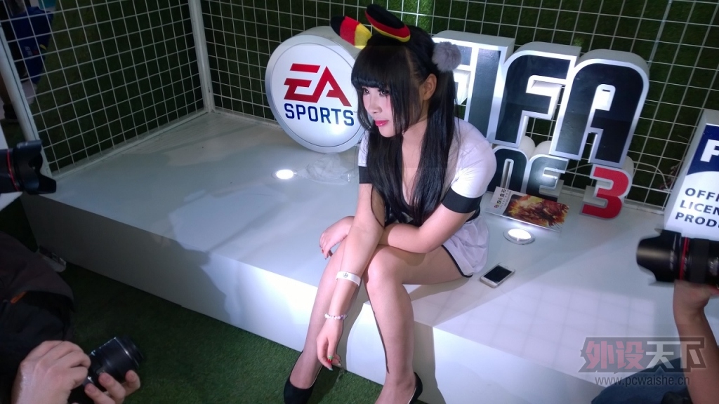 [��ƪ]���ߡ������С��˾��ChinaJoy Day2��Ů�񣬸��¸��ร����Ӳ��չʾ�գ���
