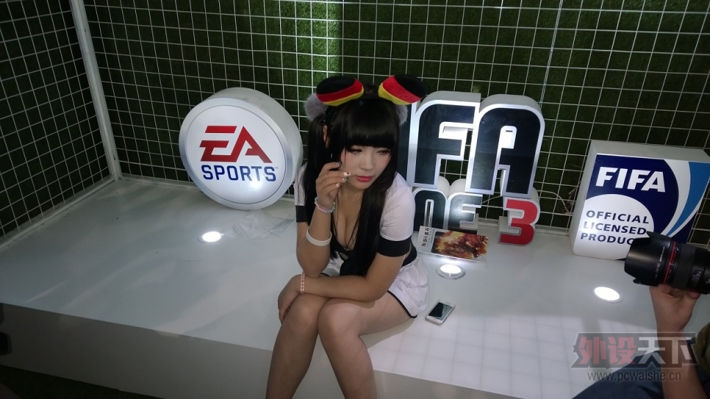 [��ƪ]���ߡ������С��˾��ChinaJoy Day2��Ů�񣬸��¸��ร����Ӳ��չʾ�գ���