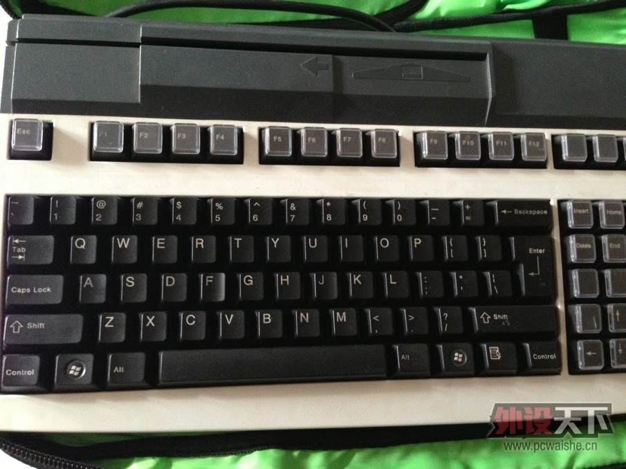 ����������CHERRY 8200
