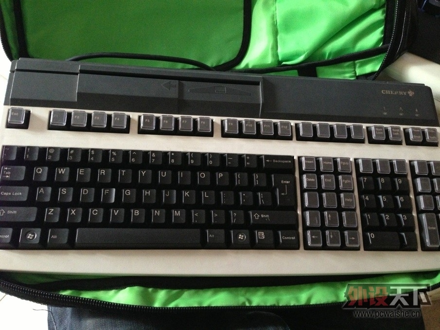 ����������CHERRY 8200