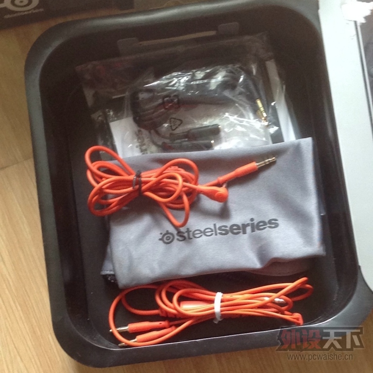 ���人��SteelSeries/��� Flux������� ������