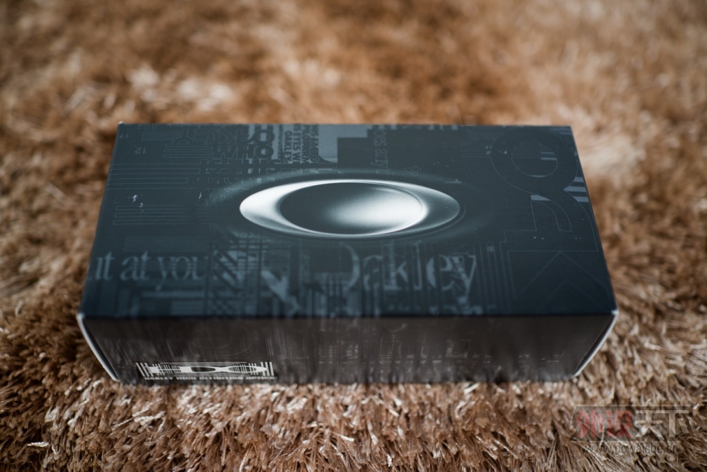 ���������������ϵ����APEX������Oakleyī�������˹����ͬ�����