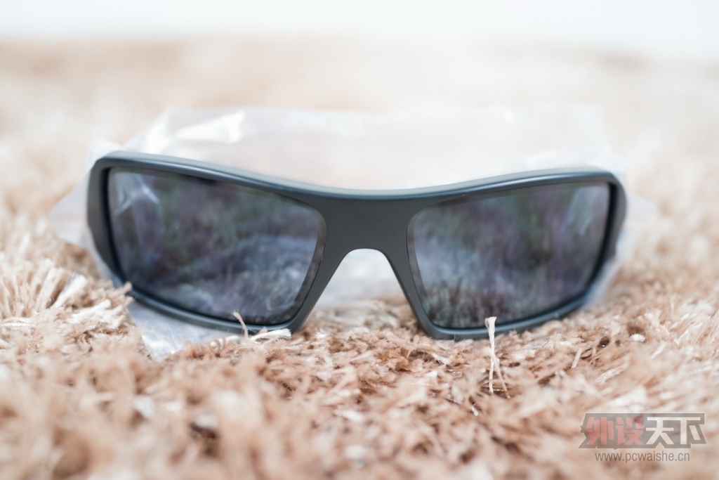 ���������������ϵ����APEX������Oakleyī�������˹����ͬ�����