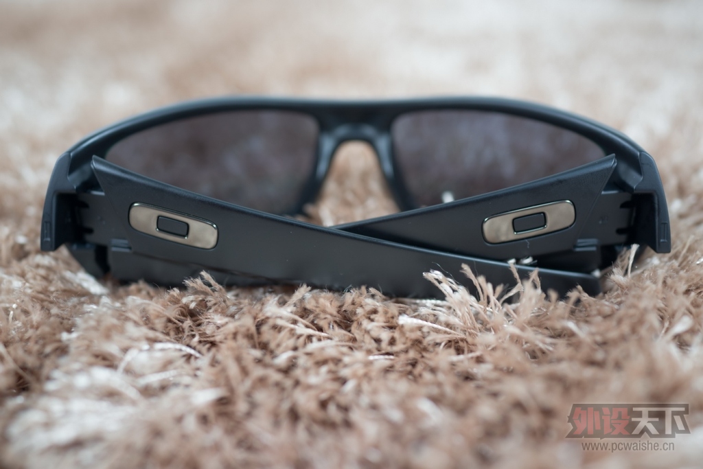 ���������������ϵ����APEX������Oakleyī�������˹����ͬ�����