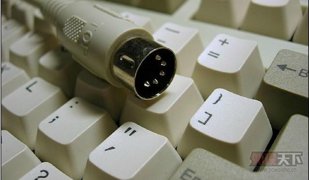 ������һ����ʽIBM���̣��ֲ���model m �����ͺ�