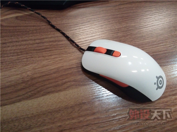 ����Ǳˮ�ߣ�����Ů��
