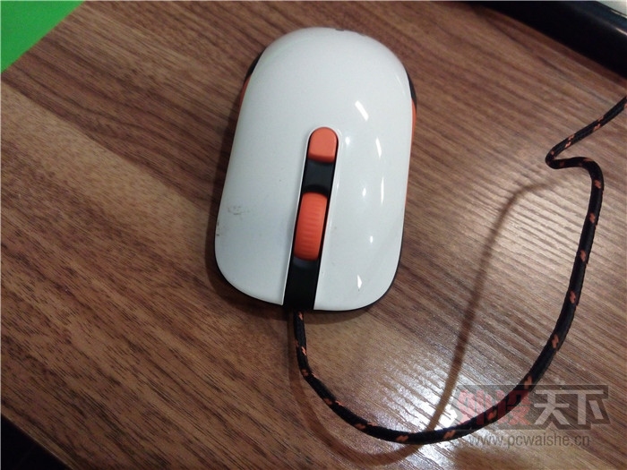 ����Ǳˮ�ߣ�����Ů��