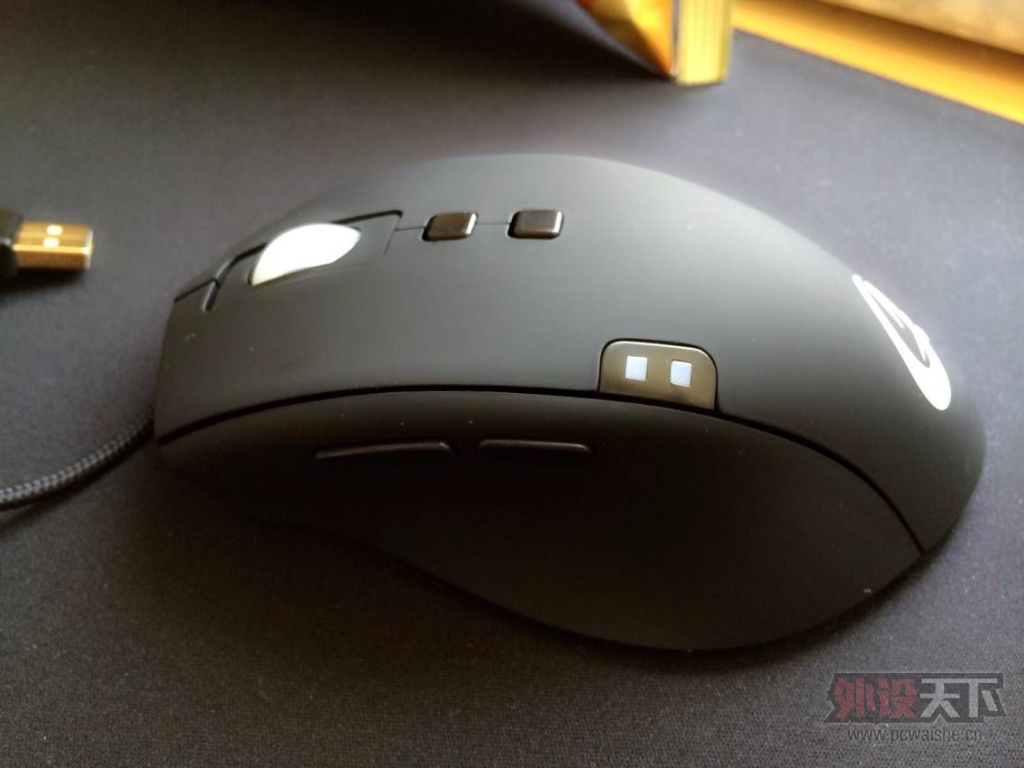 ��ɽ����������ɫKone pure �� QPAD 5K ȫ������