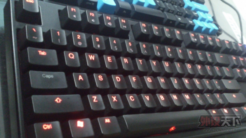 �����ݡ�ֻ�潻 Ducky 9008s ��� ���� ���� 85�� �ѳ� �����