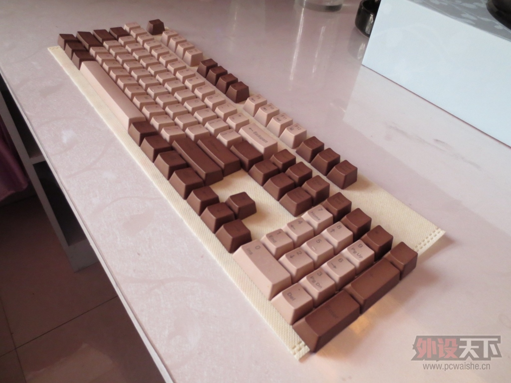 ������һ��̤���Ⱦ�ӣ��Ӵ˽ڲ��޴�Ѱ����Щ�ж��ҵľ�����ɫ���Ʒ���