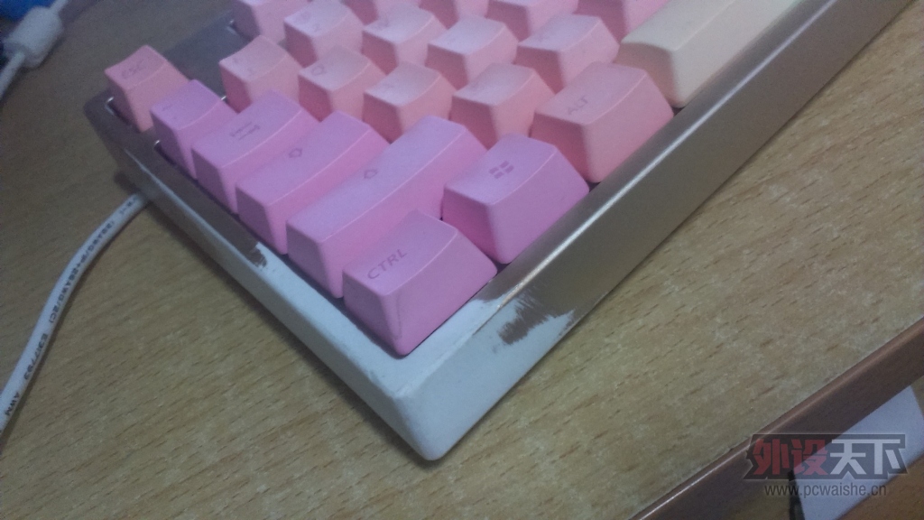 �������Ľ𻻰�ɫ�Ͽ� ���������� ��