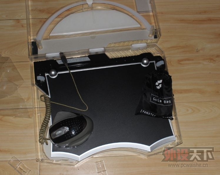 FANATEC꣨󰮣