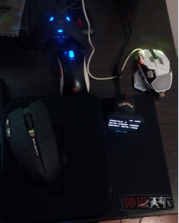 [�Ϻ�]�Ե�һ�٣���ֻ����ʮ���ӵļ��Σ�GIGABYTE�� Aivia Uranium