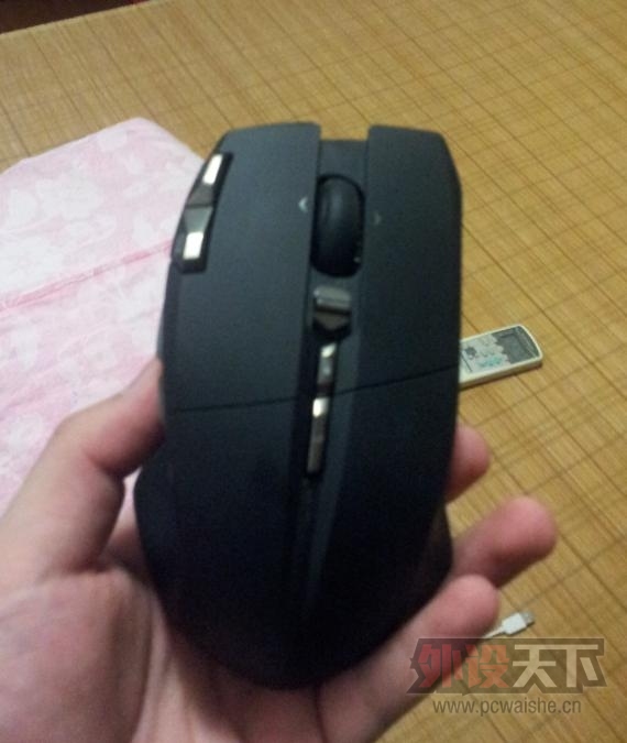 [�Ϻ�]�Ե�һ�٣���ֻ����ʮ���ӵļ��Σ�GIGABYTE�� Aivia Uranium