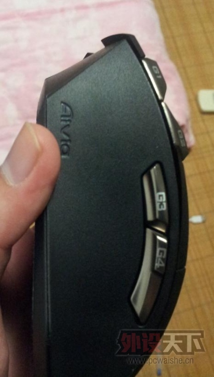[�Ϻ�]�Ե�һ�٣���ֻ����ʮ���ӵļ��Σ�GIGABYTE�� Aivia Uranium