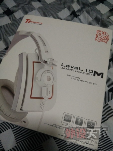 �����ڡ�TT level10m��Ϸ���� ��ɫ   �� JBL S400BT�콢�������ֶ���