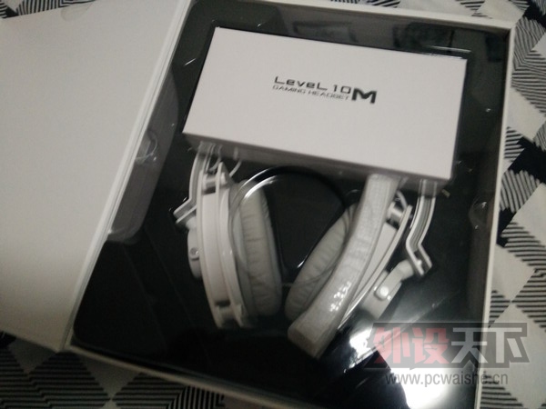 �����ڡ�TT level10m��Ϸ���� ��ɫ   �� JBL S400BT�콢�������ֶ���
