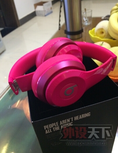 �����ա��¿�Beats SOLO 2õ��ɫ 99�� 900����