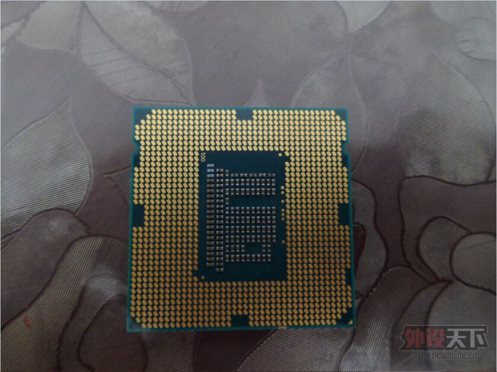 �����CPU:I3 3220 I5 3570K ���壺΢��Zh77A-g43,ɢ������HR02���Կ���˶7870