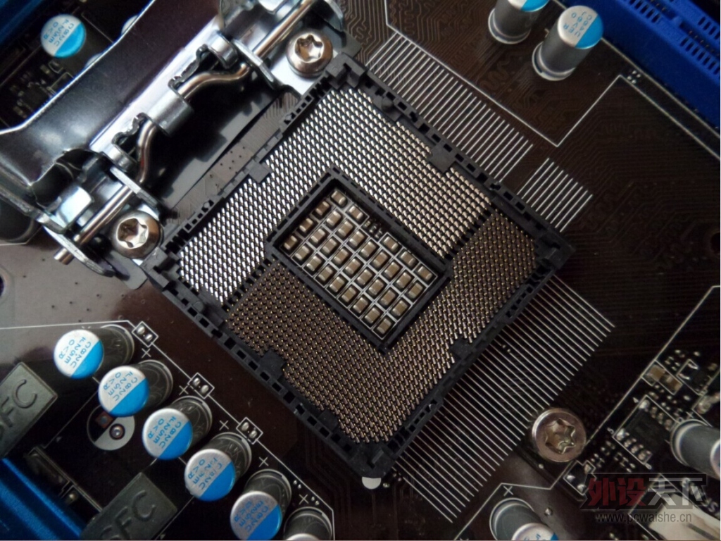 �����CPU:I3 3220 I5 3570K ���壺΢��Zh77A-g43,ɢ������HR02���Կ���˶7870