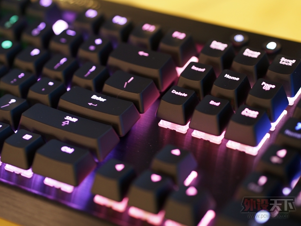 ����6��Сʱ�ĺ�����K70 RGB���о����С���ϸ�Ա�������ĩ�ų��ɡ�