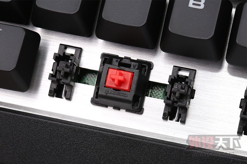 �����������׷���ȫ���׿����Ƽܹ�������٤700K��е��������