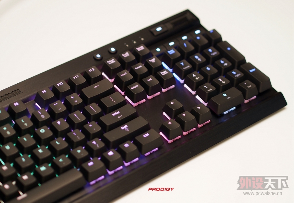 Ӽۼ䣿ɫʤȫ꣩CORSAIR K70 RGB 