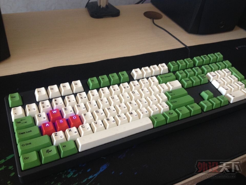 ���ѳ���Ѽ������������������ 1800 ��ɫ��ñ ���950