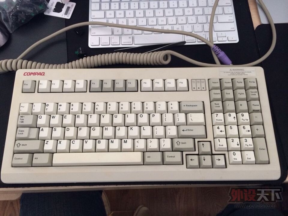 ���ѳ���Ѽ������������������ 1800 ��ɫ��ñ ���950