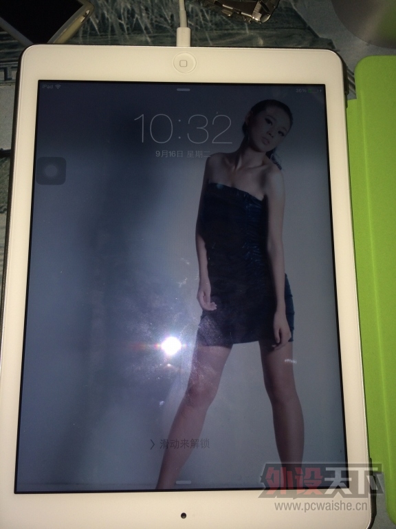 ����������һ�����۸�ײˣ���iPod������ŷ�ֱ���ϱ��������
